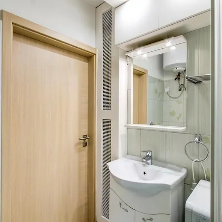 Karolyi Street - Central Location Quiet Place 2ppl Apartman
